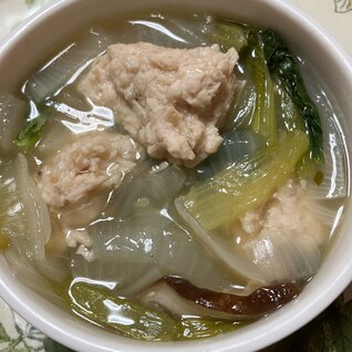 特製手作りふわふわジューシー鶏団子と小松菜のスープ